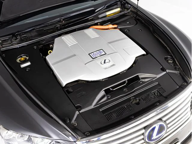 Lexus LS 27