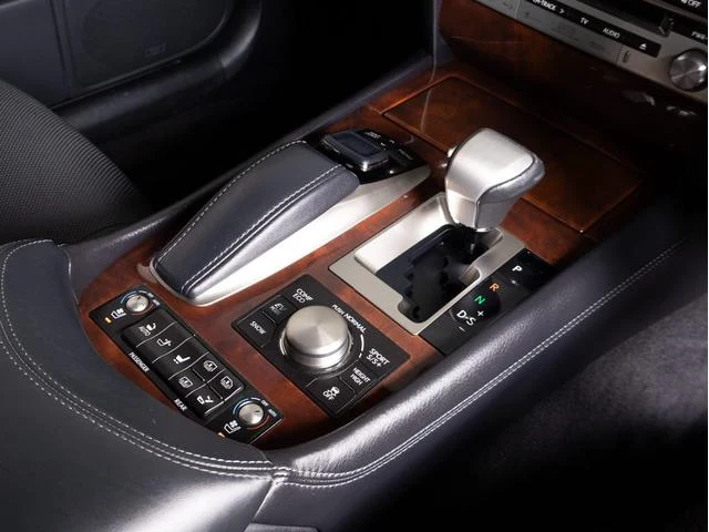 Lexus LS 36