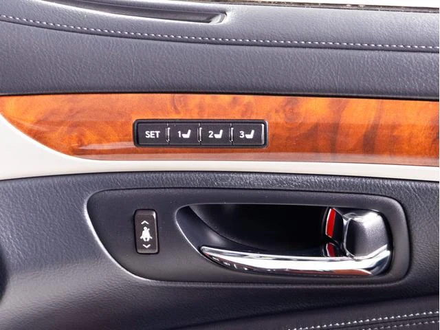 Lexus LS 33