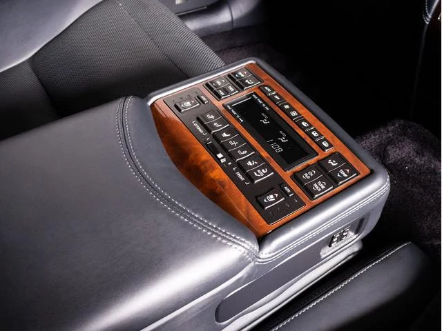Lexus LS 5