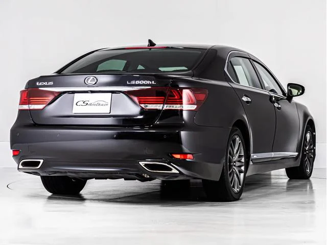 Lexus LS 17