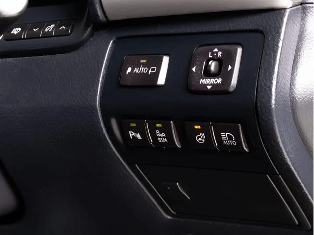 Lexus LS 8