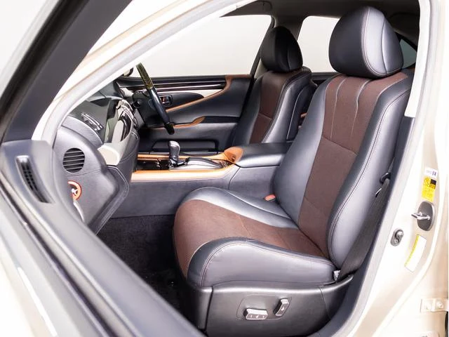 Lexus LS 30