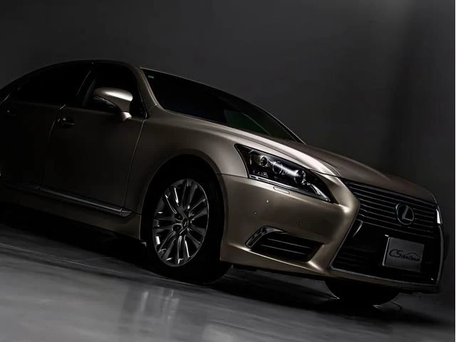 Lexus LS 23