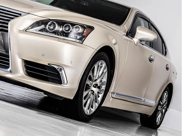 Lexus LS 16