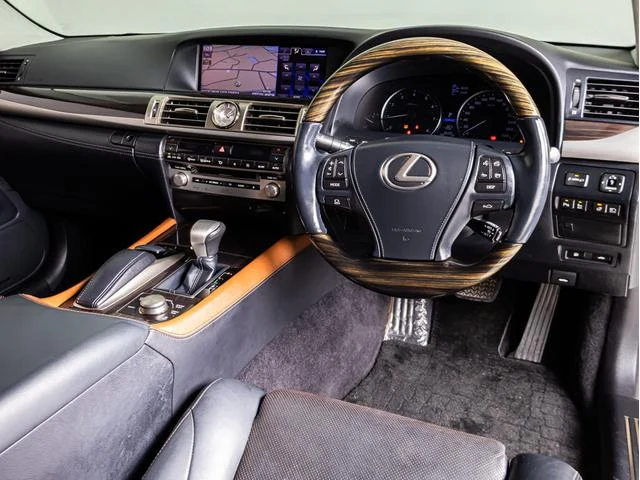 Lexus LS 28