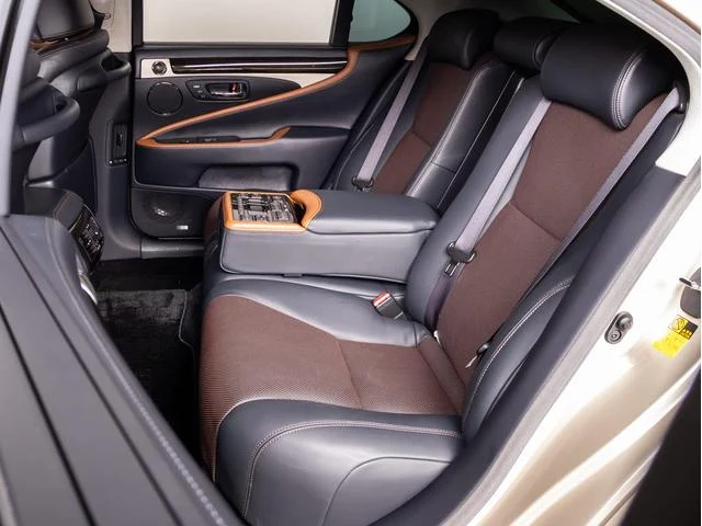 Lexus LS 6