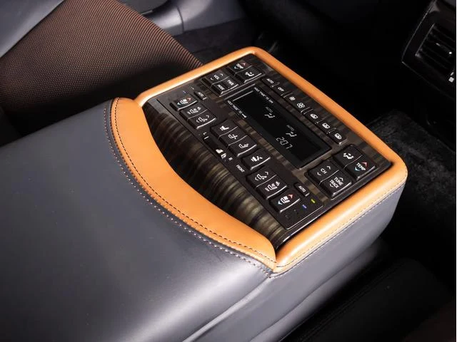 Lexus LS 5
