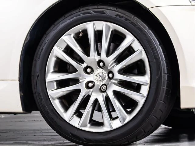 Lexus LS 4