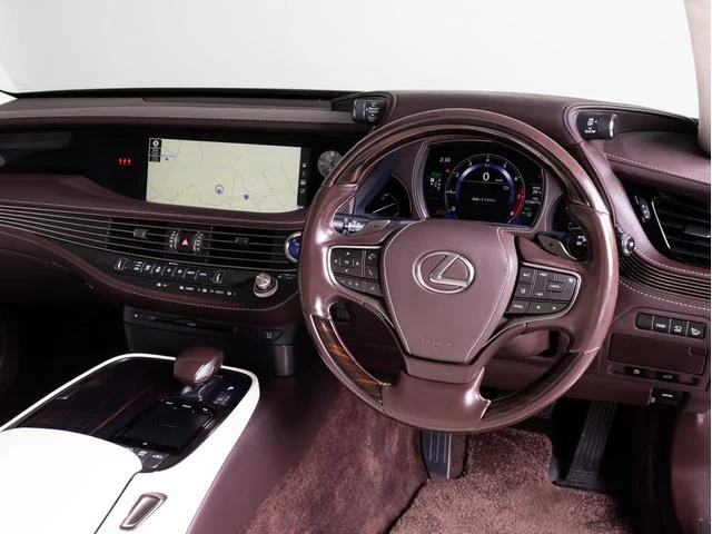 Lexus LS 32