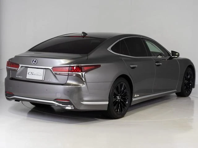 Lexus LS 17