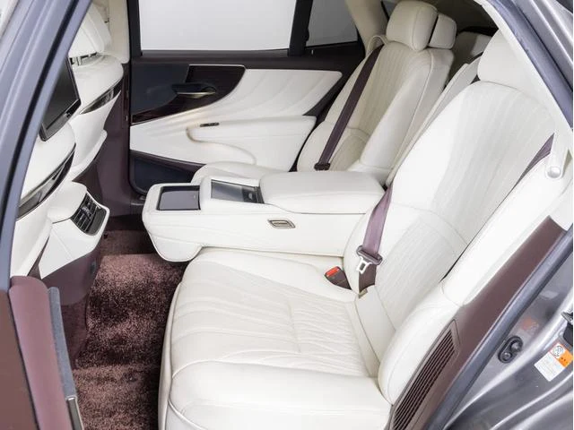 Lexus LS 5