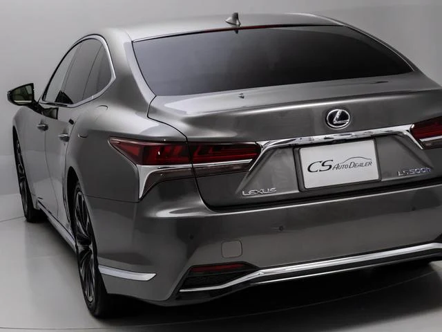 Lexus LS 24