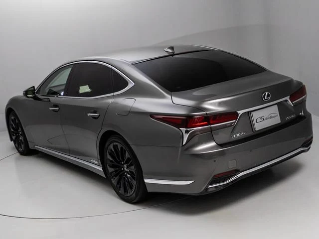 Lexus LS 26
