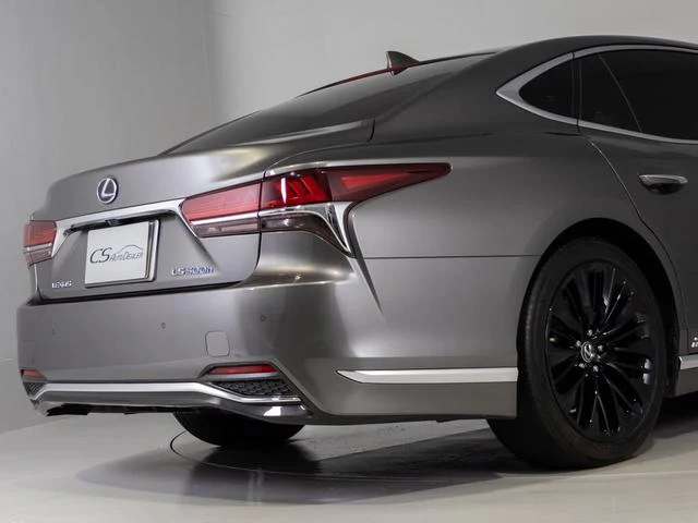 Lexus LS 22