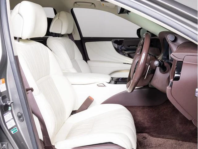 Lexus LS 33