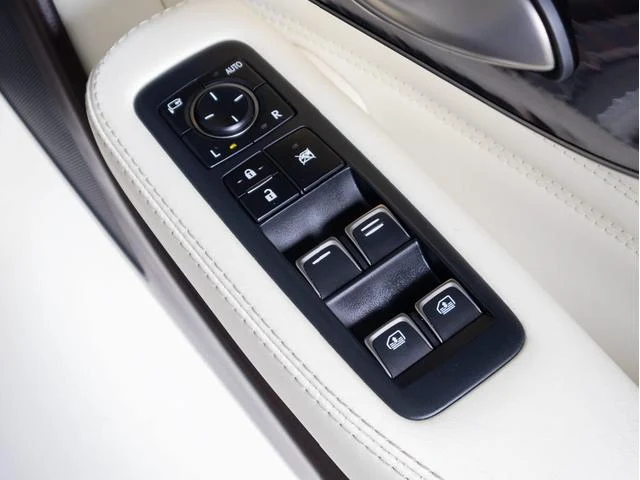 Lexus LS 38