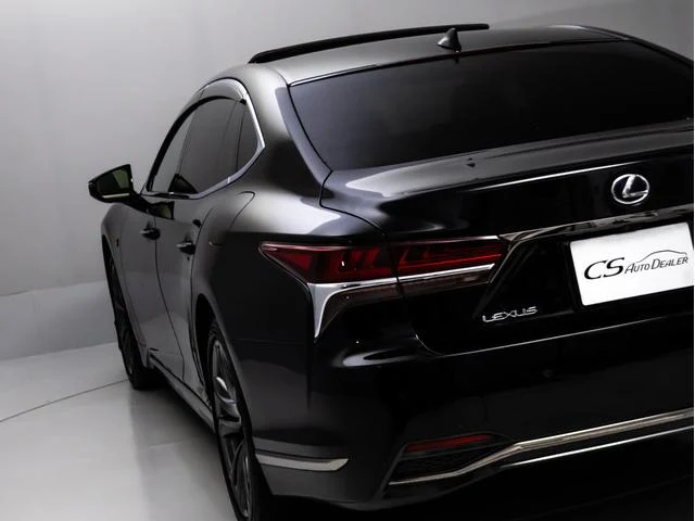 Lexus LS 23