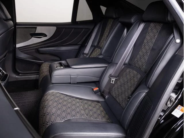 Lexus LS 38