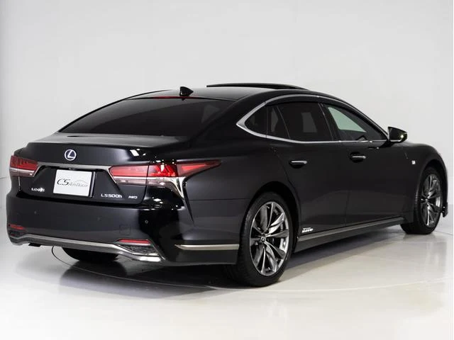 Lexus LS 13