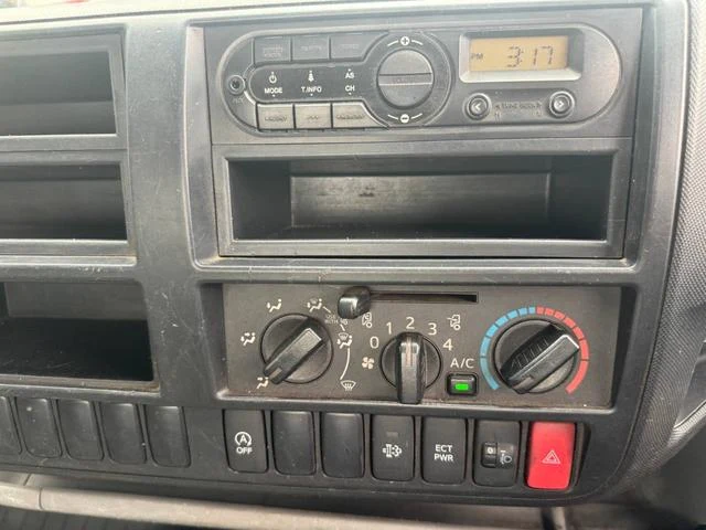 Hino DUTRO 26