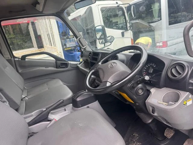 Hino DUTRO 25