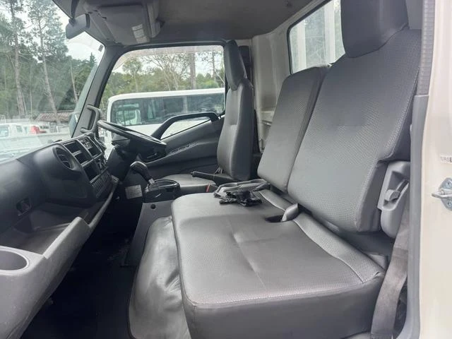 Hino DUTRO 30