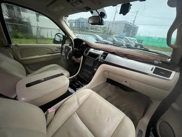 Cadillac ESCALADE 17