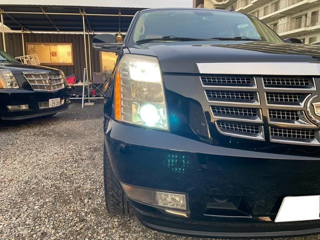 Cadillac ESCALADE 6