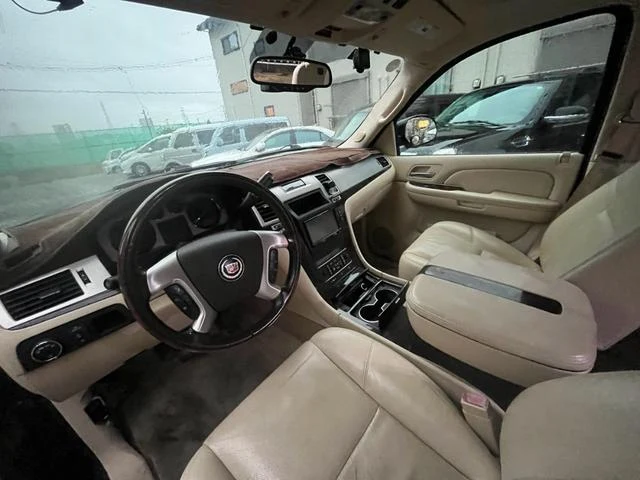 Cadillac ESCALADE 18