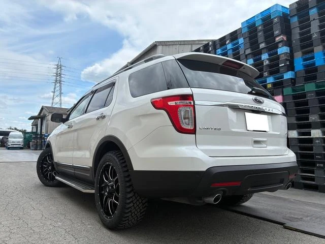 Ford EXPLORER