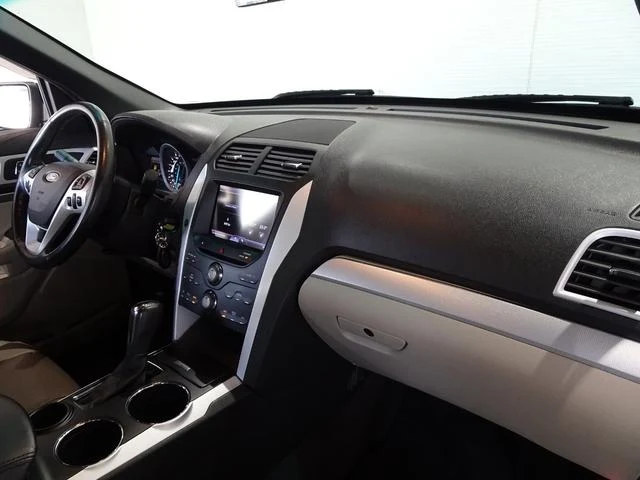 Ford EXPLORER 12