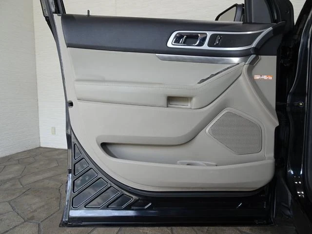 Ford EXPLORER 40
