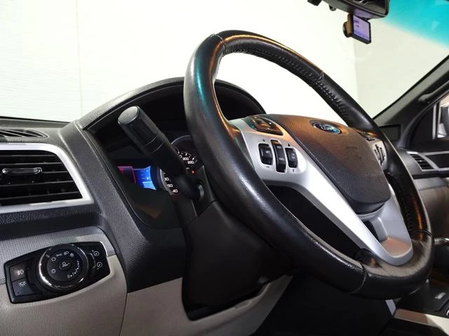 Ford EXPLORER 16