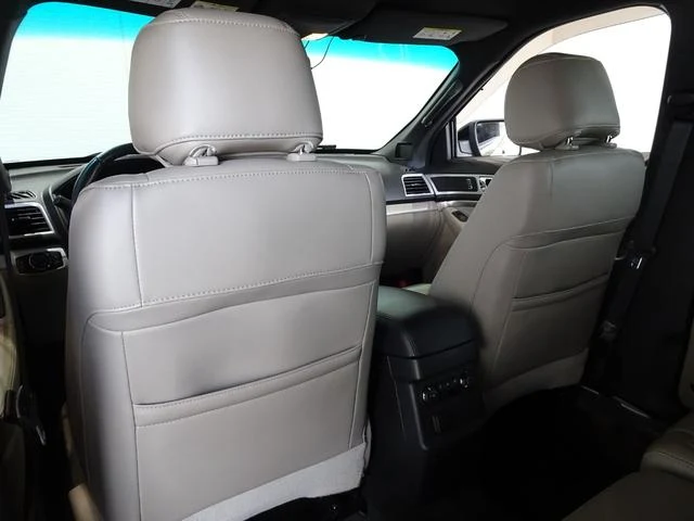 Ford EXPLORER 23