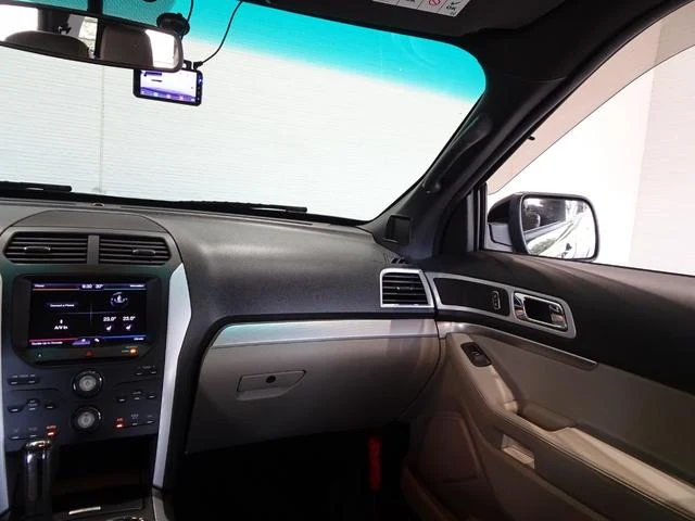 Ford EXPLORER 11