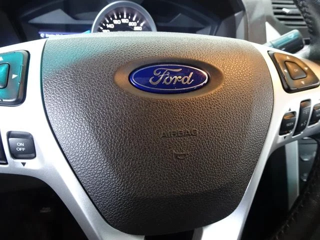 Ford EXPLORER 32