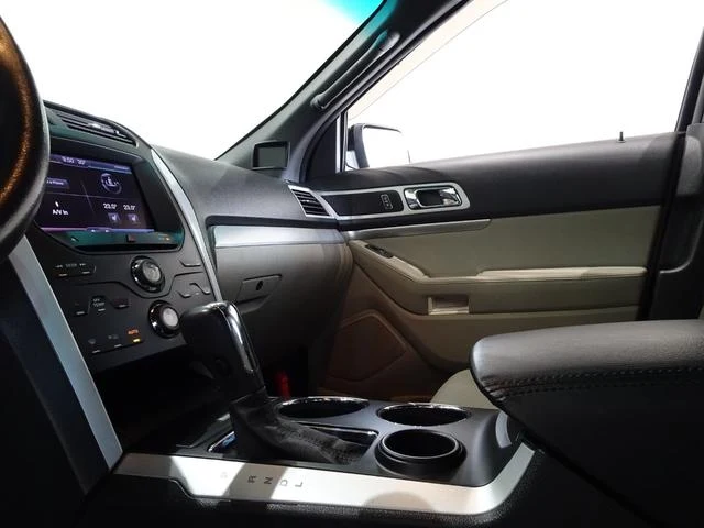 Ford EXPLORER 27