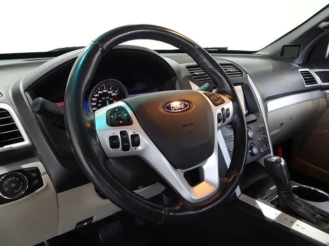 Ford EXPLORER 14