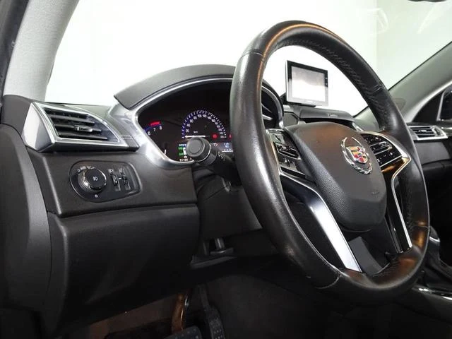 Cadillac SRX 16