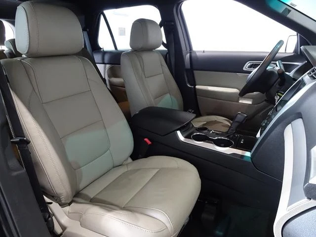 Ford EXPLORER 18