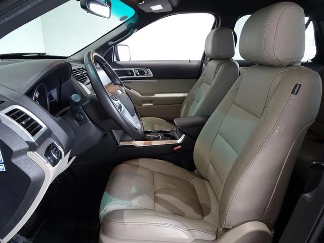 Ford EXPLORER 21
