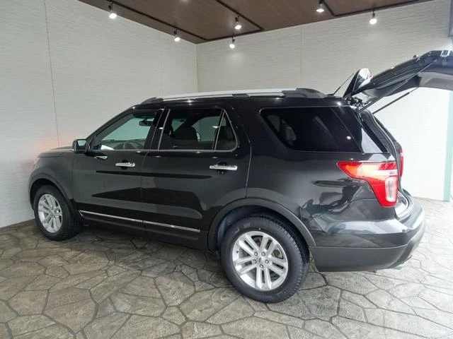 Ford EXPLORER 8
