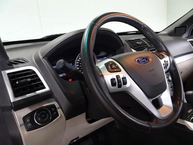 Ford EXPLORER 16