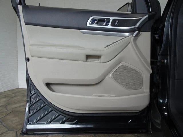 Ford EXPLORER 37
