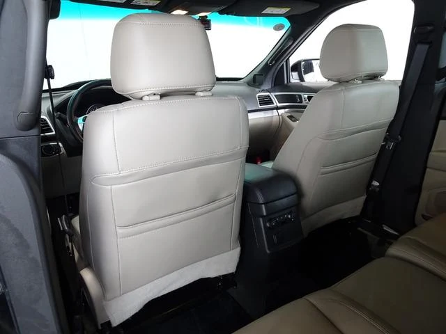 Ford EXPLORER 23