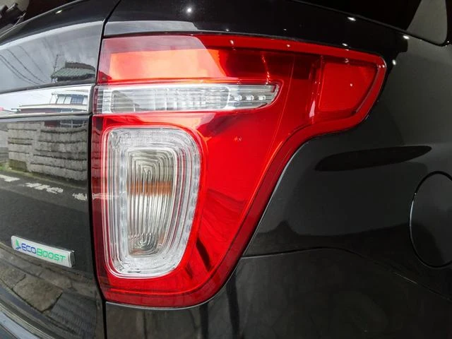Ford EXPLORER 48