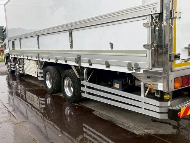 UD Trucks QUON 15