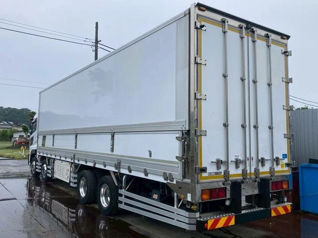 UD Trucks QUON 6