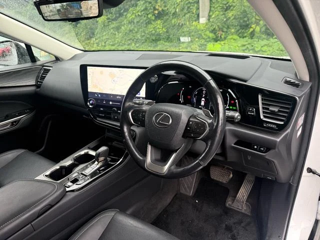 Lexus NX 41